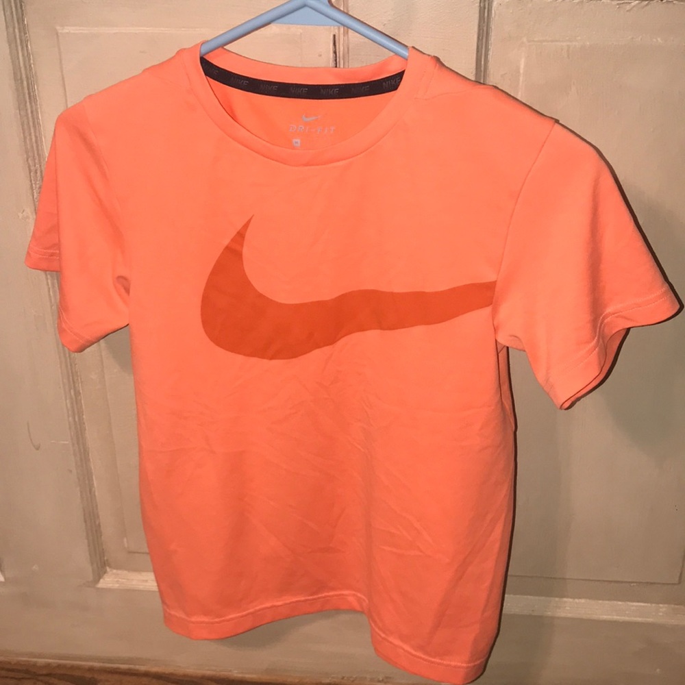 Kids Dri Fit Nike Shirt Side Medium